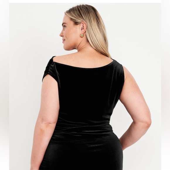 NWT Velvet Ruched Top - Picture 7 of 13